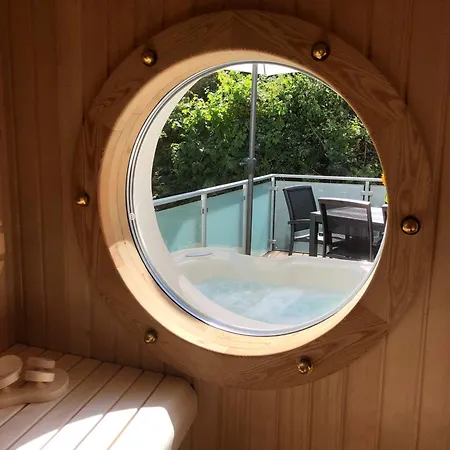 Luxus - Kleine Rosenvilla Villa *