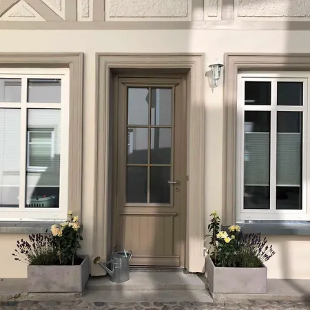 Villa Luxus - Kleine Rosenvilla