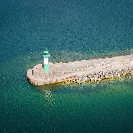 Luxus - Kleine Rosenvilla Villa Sassnitz