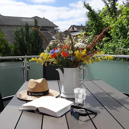 Villa Luxus - Kleine Rosenvilla